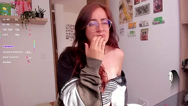 Snapshot of linda_giggle chatting on June 12, 2:38 pm linda giggle online show from June 12, 2:38 pm