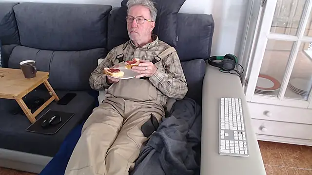 Nudelschwanz online show from February 28, 3:26 pm