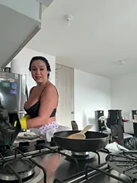 Snapshot of _kathaLopez_ chatting on July 25, 12:14 pm kathaLopez online show from July 25, 12:14 pm
