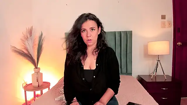 Amber  Davis online show from January 27, 6:09 pm