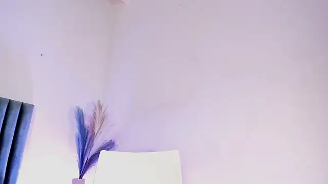 Amber  Davis online show from February 5, 9:18 pm