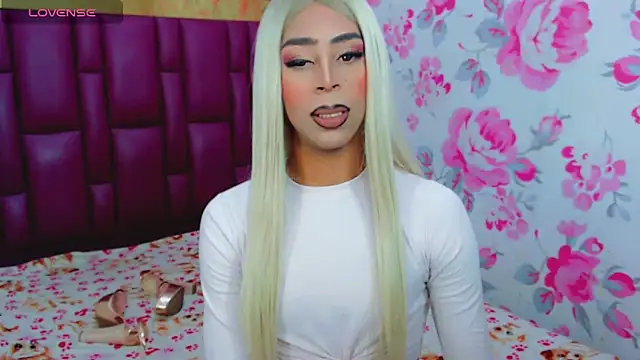 bigcockcandy111 online show from December 6, 8:07 pm