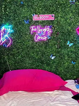 ThickAssRena online show from January 6, 10:45 pm