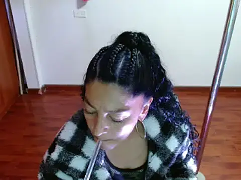 Anitta muscle online show from March 13, 7:06 pm