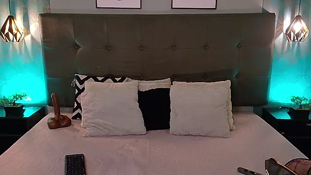 Madisonsmiith online show from November 25, 10:10 pm