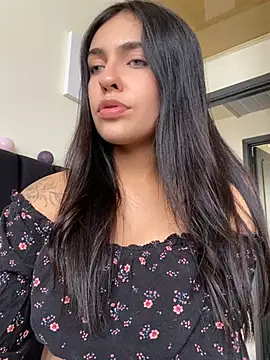 DaphneUwu online show from February 16, 7:05 pm