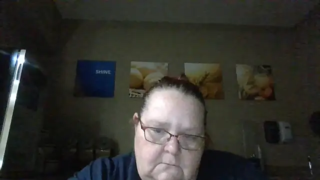 Snapshot of Hornybbw1978 chatting on December 6, 7:32 am Hornybbw1978 online show from December 6, 7:32 am