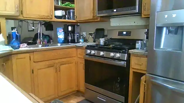 Snapshot of Hornybbw1978 chatting on February 17, 11:31 pm Hornybbw1978 online show from February 17, 11:31 pm