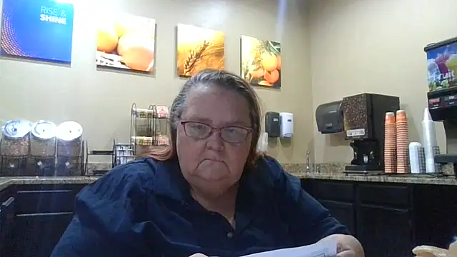 Snapshot of Hornybbw1978 chatting on October 14, 6:25 am Hornybbw1978 online show from October 14, 6:25 am