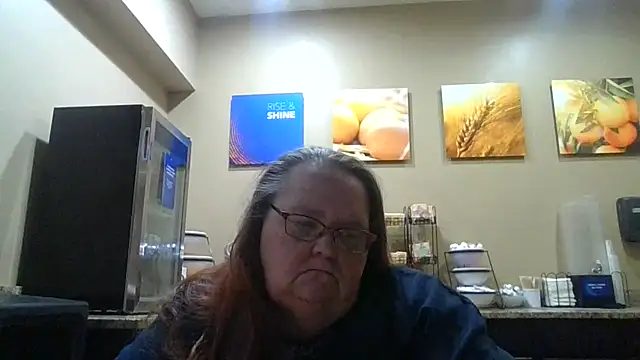 Snapshot of Hornybbw1978 chatting on November 25, 8:47 am Hornybbw1978 online show from November 25, 8:47 am