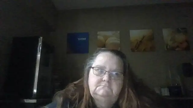 Snapshot of Hornybbw1978 chatting on December 3, 8:23 am Hornybbw1978 online show from December 3, 8:23 am