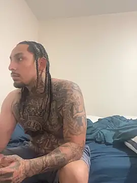 Snapshot of Longmoney444 chatting on May 9, 6:02 pm Longmoney444 online show from May 9, 6:02 pm