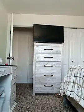 J053valmor online show from February 26, 7:46 pm