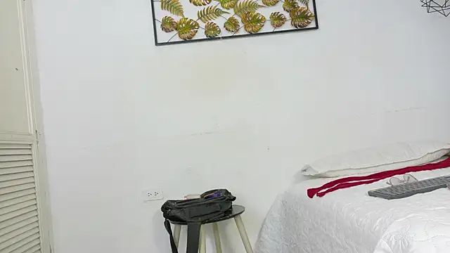 kristyl paez online show from December 3, 7:12 pm