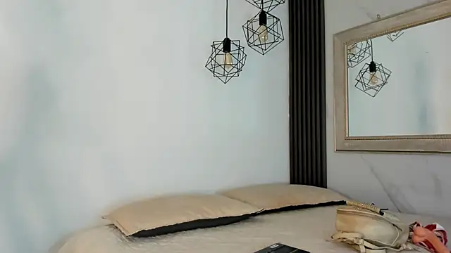 kristyl paez online show from April 17, 6:55 pm