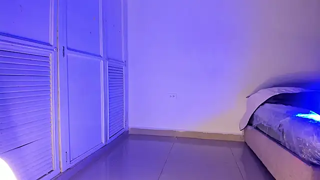 kristyl paez online show from April 19, 7:05 pm