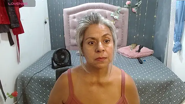 Snapshot of lalisha_96 chatting on June 23, 1:03 am lalisha 96 online show from June 23, 1:03 am