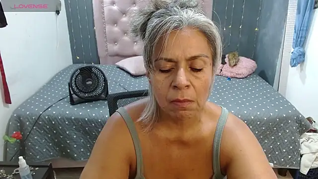Snapshot of lalisha_96 chatting on June 26, 10:03 pm lalisha 96 online show from June 26, 10:03 pm