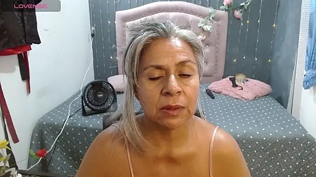 Snapshot of lalisha_96 chatting on July 7, 1:52 am lalisha 96 online show from July 7, 1:52 am