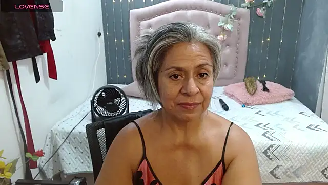 Snapshot of lalisha_96 chatting on July 28, 1:01 am lalisha 96 online show from July 28, 1:01 am