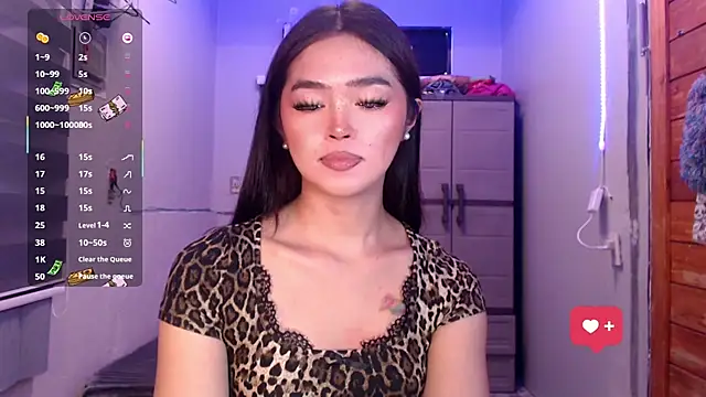 Snapshot of Itsme_claire chatting on October 28, 1:09 am Itsme claire online show from October 28, 1:09 am