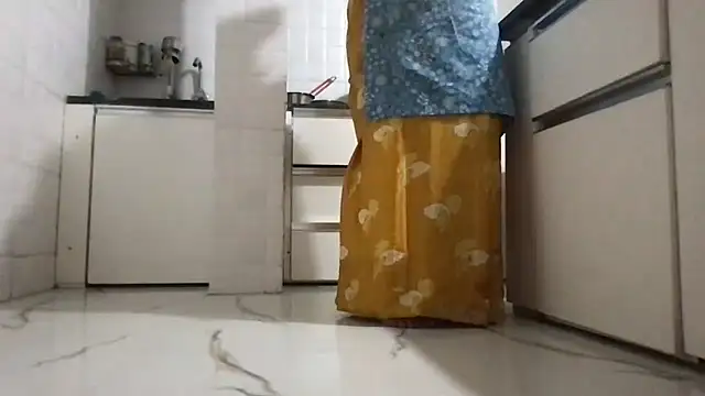 Riyasingh9 online show from November 13, 3:49 am