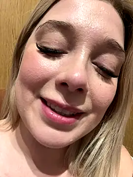 CherryAuroraa online show from November 28, 11:29 pm