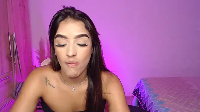 GiltRosebush online show from January 7, 11:14 pm