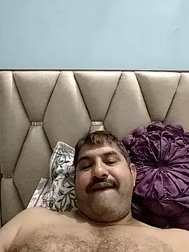 Amandev7 online show from April 27, 7:45 pm