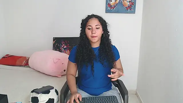 Snapshot of luciana_keating chatting on October 5, 5:39 am luciana keating online show from October 5, 5:39 am