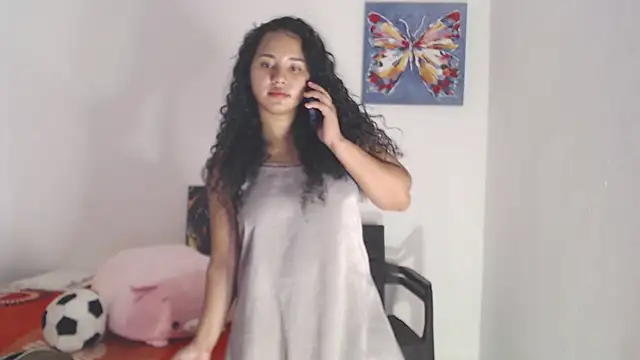 Snapshot of luciana_keating chatting on October 19, 4:35 am luciana keating online show from October 19, 4:35 am