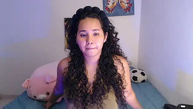 Snapshot of luciana_keating chatting on November 8, 11:47 pm luciana keating online show from November 8, 11:47 pm