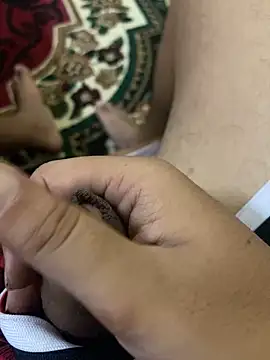 Snapshot of DreamerAsianGuy chatting on December 18, 12:29 pm DreamerAsianGuy online show from December 18, 12:29 pm