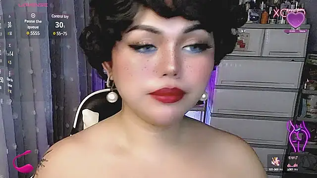 Snapshot of cherry_RED5 chatting on December 2, 5:37 am cherry RED5 online show from December 2, 5:37 am