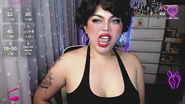 Snapshot of cherry_RED5 chatting on December 6, 3:19 am cherry RED5 online show from December 6, 3:19 am