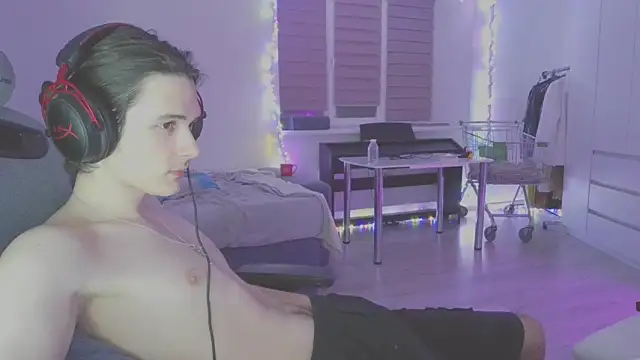 CandyChell online show from February 22, 5:35 pm