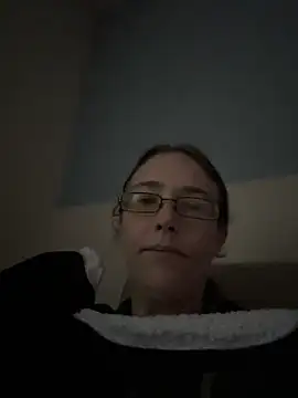 Snapshot of Dakota_02 chatting on April 1, 11:02 pm Dakota 02 online show from April 1, 11:02 pm