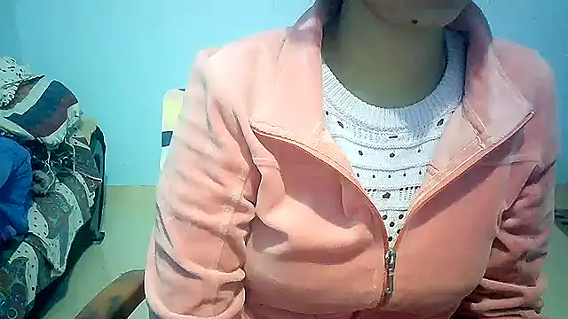 lovelydesi21 online show from December 8, 7:58 am