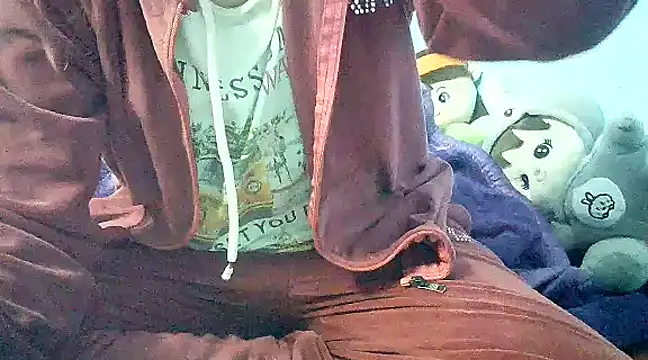 lovelydesi21 online show from January 13, 4:30 pm