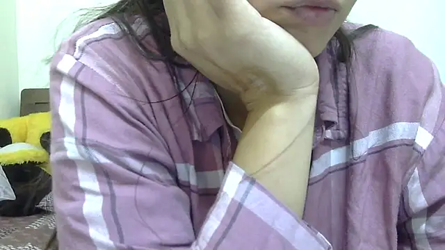 lovelydesi21 online show from April 8, 5:18 am