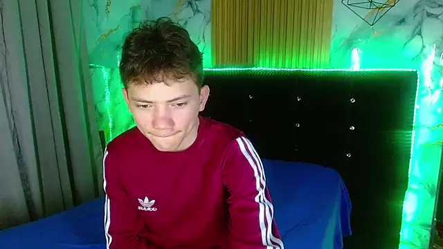 Snapshot of cruz_dante chatting on March 14, 8:03 pm cruz dante online show from March 14, 8:03 pm