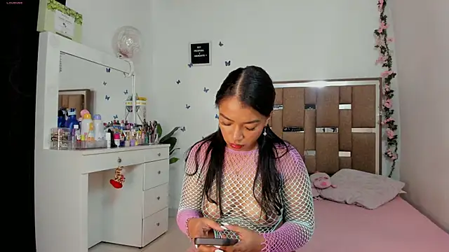 kendall-ewers online show from April 15, 11:05 pm