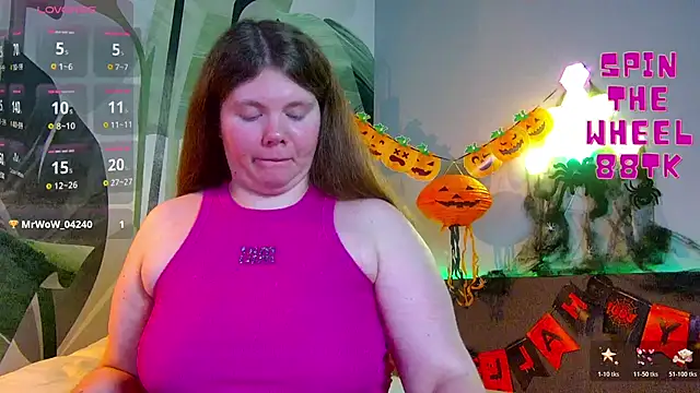 Snapshot of RubyValen chatting on October 31, 3:51 am RubyValen online show from October 31, 3:51 am