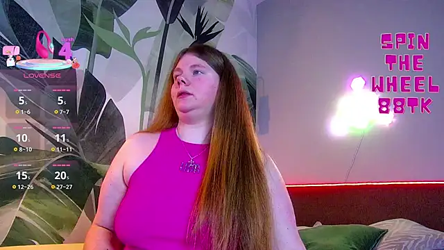 Snapshot of RubyValen chatting on November 17, 1:22 am RubyValen online show from November 17, 1:22 am