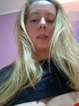 Snapshot of VictoriaMiami chatting on January 6, 12:27 am VictoriaMiami online show from January 6, 12:27 am