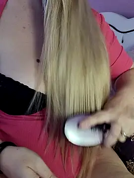 Snapshot of VictoriaMiami chatting on October 11, 11:31 am VictoriaMiami online show from October 11, 11:31 am