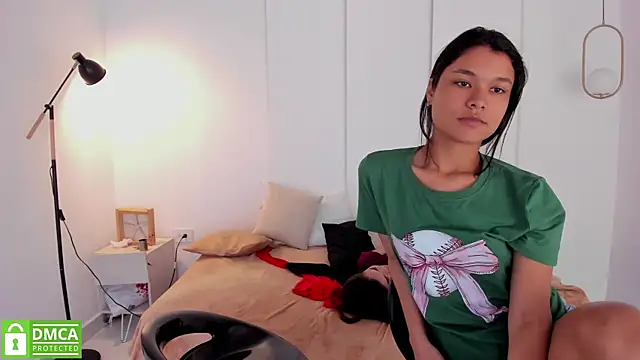 Snapshot of sexychanell_18 chatting on January 15, 3:39 pm sexychanell 18 online show from January 15, 3:39 pm