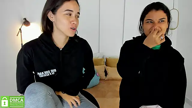 Snapshot of sexychanell_18 chatting on March 3, 10:49 am sexychanell 18 online show from March 3, 10:49 am