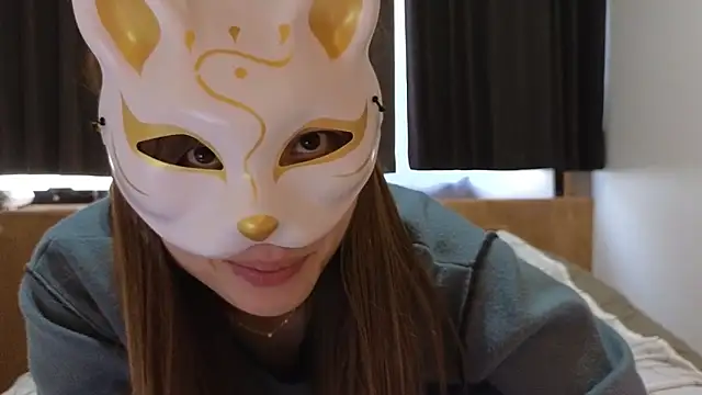 LuuLee0804 online show from February 7, 12:20 am