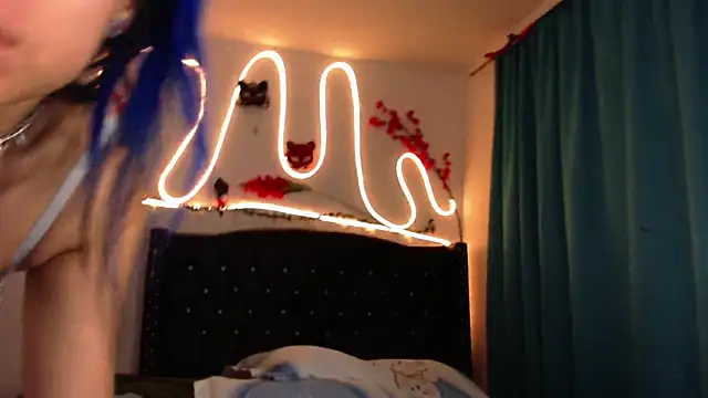 pussytight pervert online show from March 8, 1:28 am